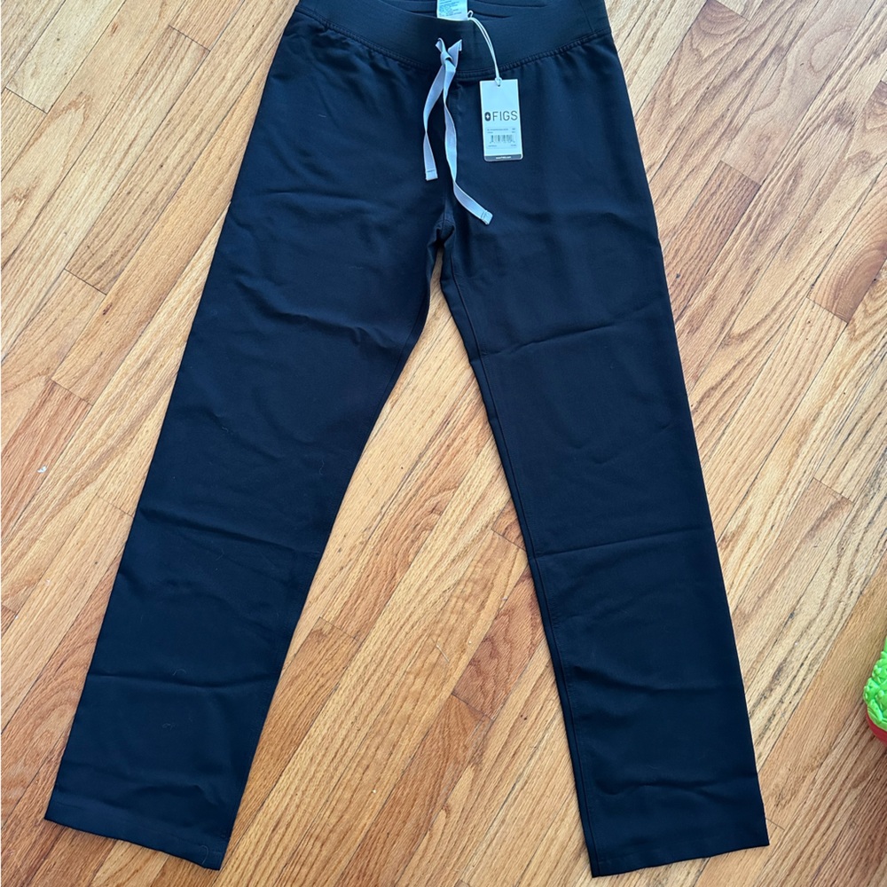 FIGS XS Livingston Black NWT